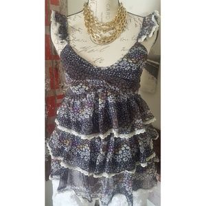 Medium Ruffled and Lace Blouse 🛍👕